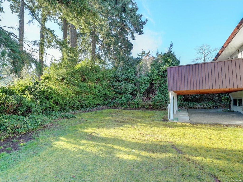 listing image 16044981767446560159