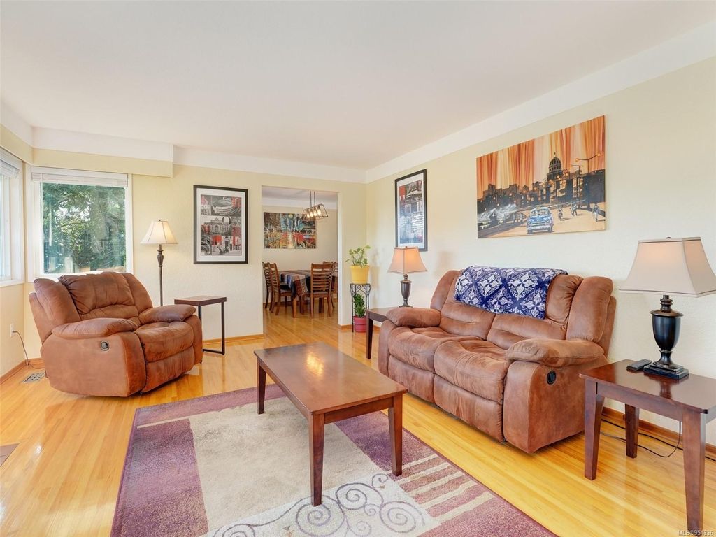 listing image 16040633460936945569