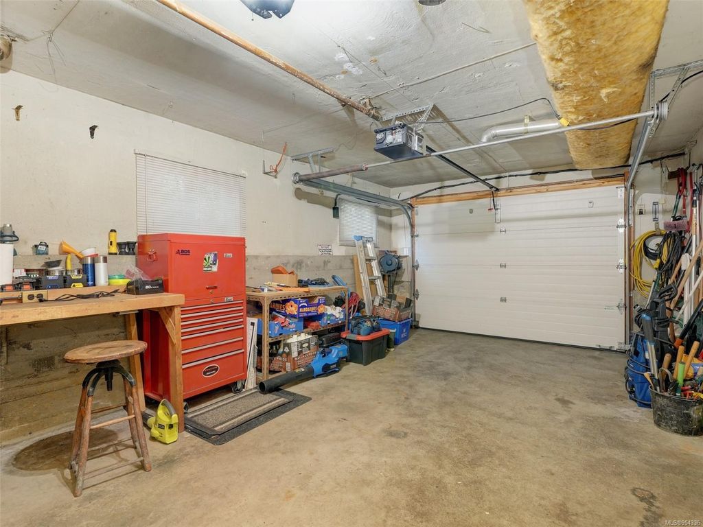listing image 16047475112436743383