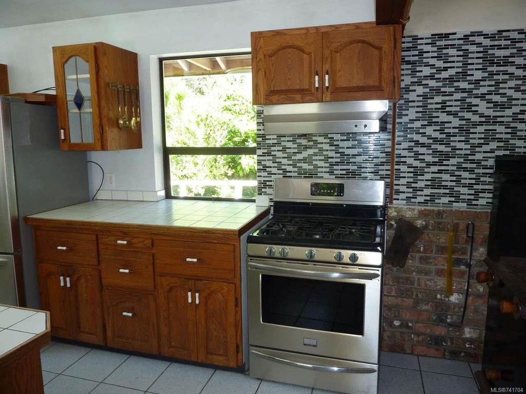 listing image 16049072185059244676