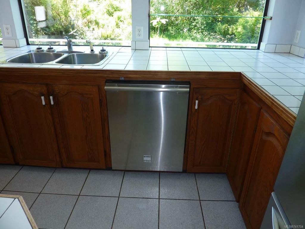 listing image 16047447872194685292