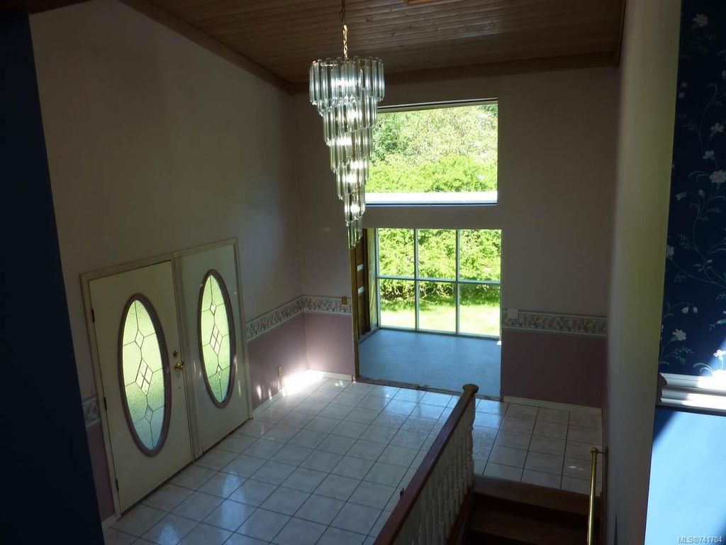 listing image 16049440462378862463