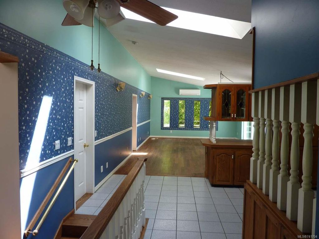 listing image 16044212783312837749