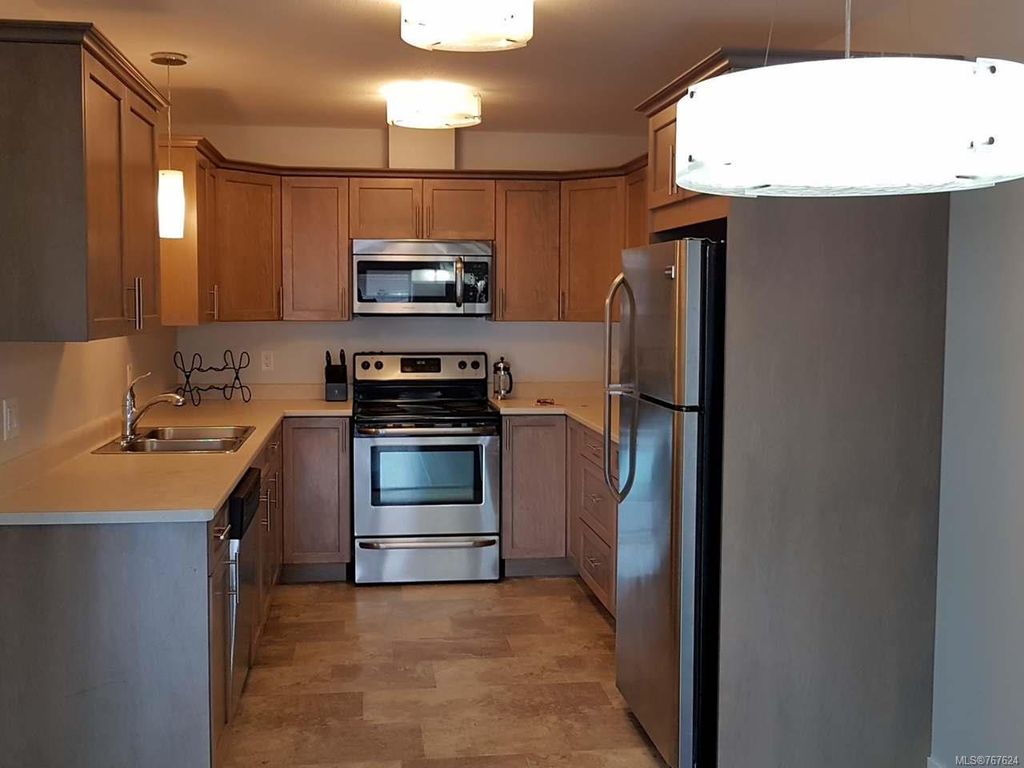 listing image 16043004854837484812