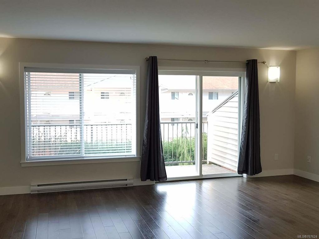 listing image 16041864221346658379