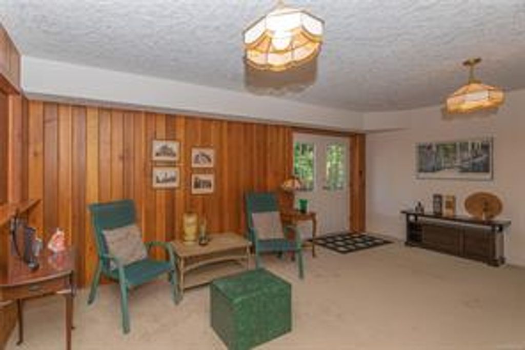 listing image 16044510359481265409