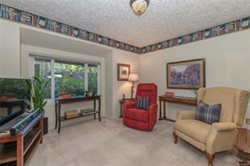 listing image 16047507859072166863