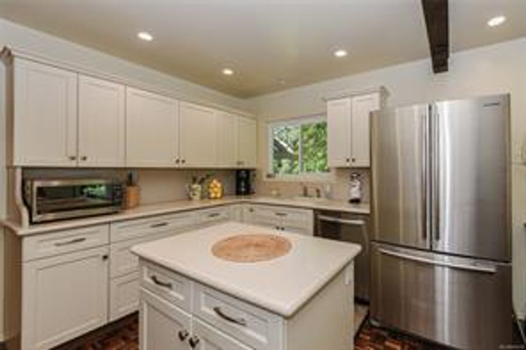 listing image 16043021895955284381