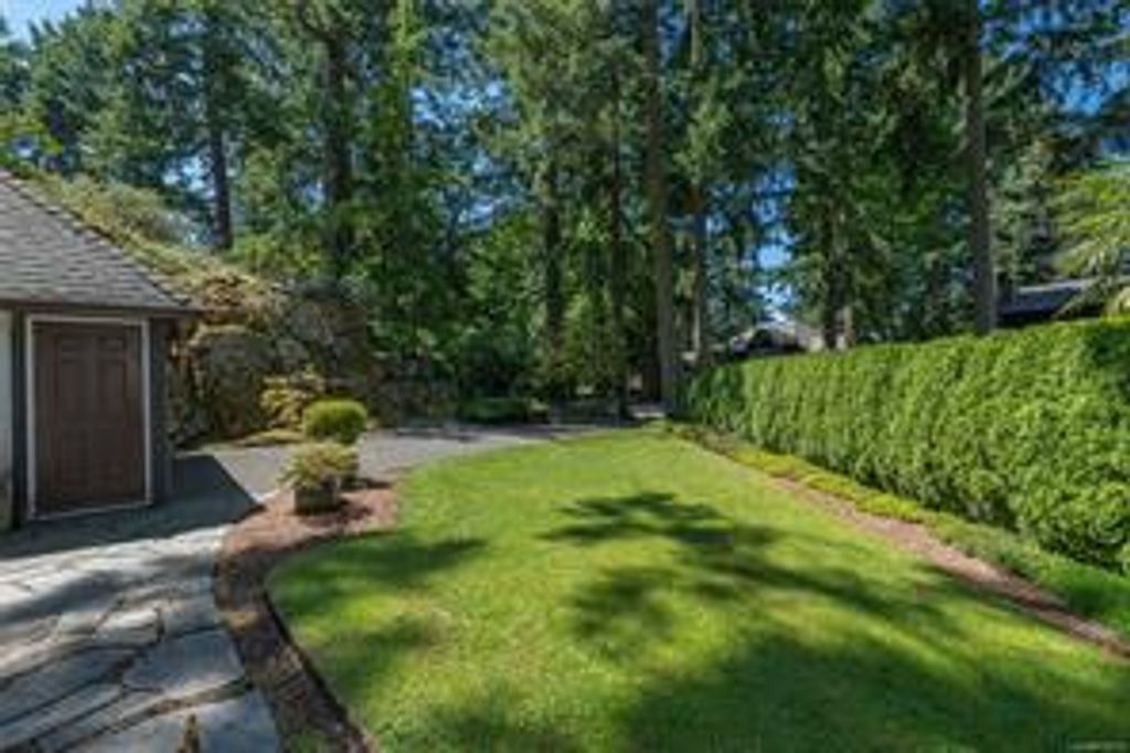 listing image 16040329700738433153