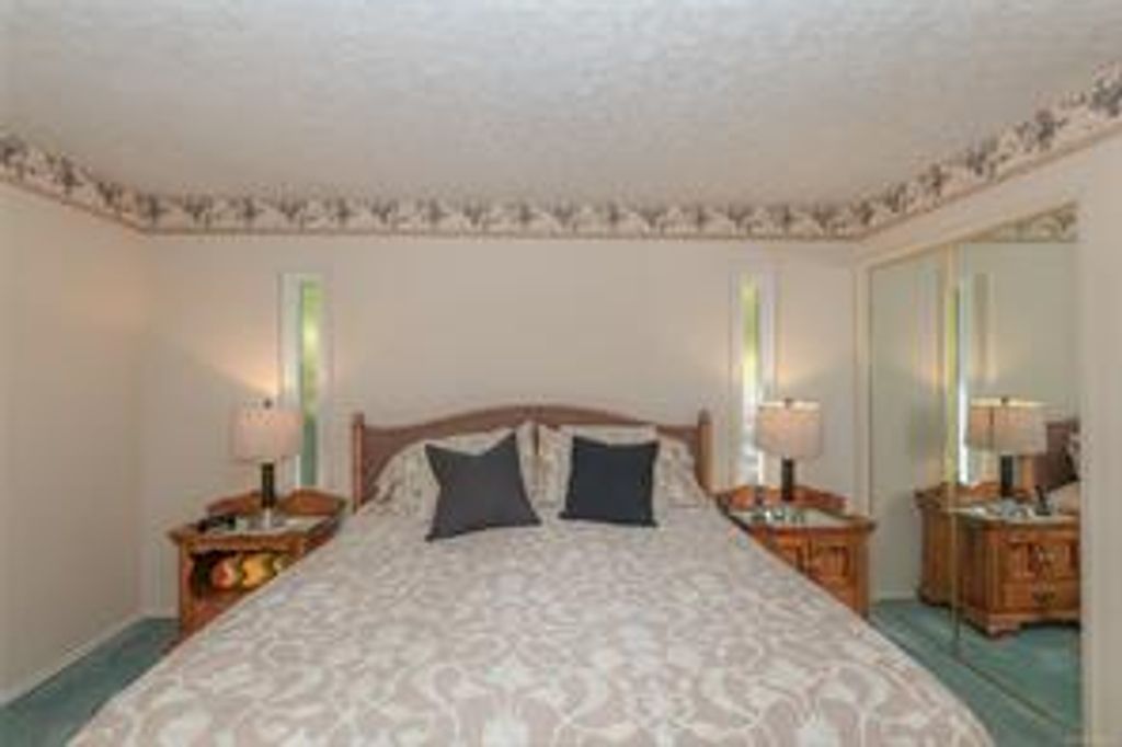 listing image 16042932667292693450