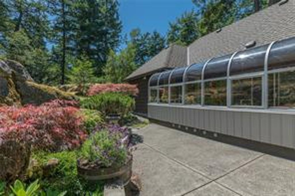 listing image 16042182589197515973