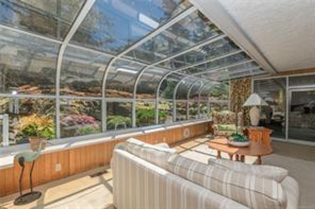 listing image 16043836543567534199