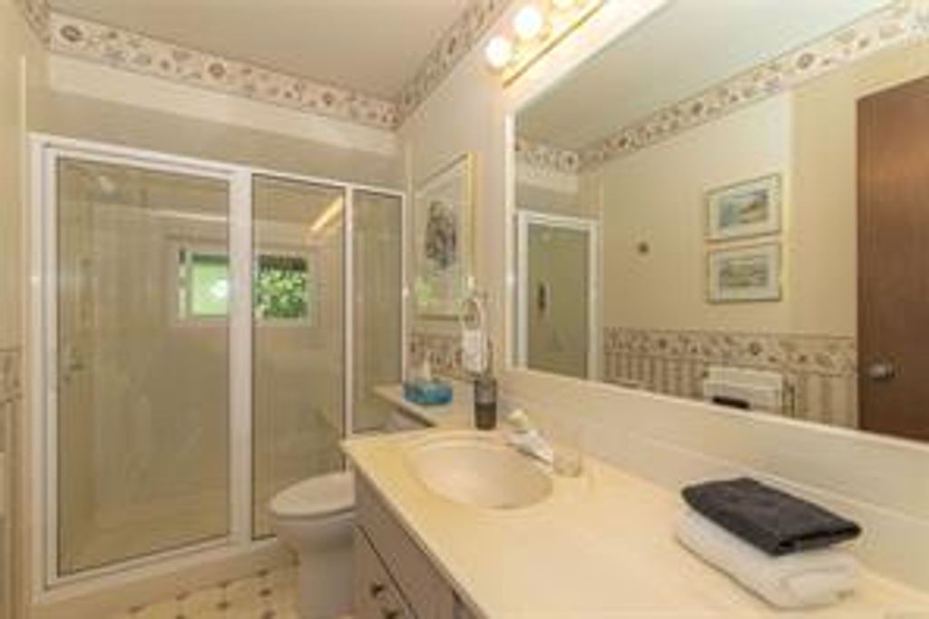 listing image 16042887526789165231