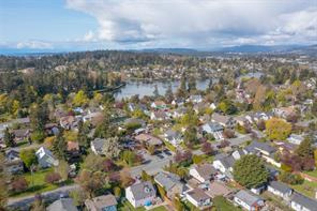listing image 16044084160571