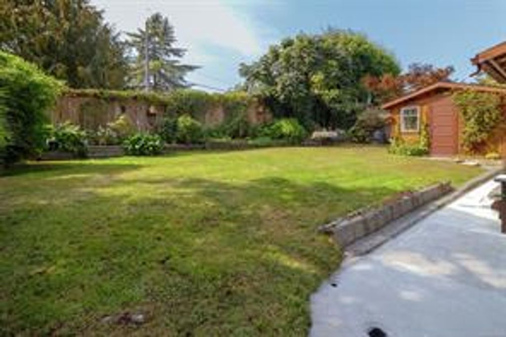 listing image 16041715797388