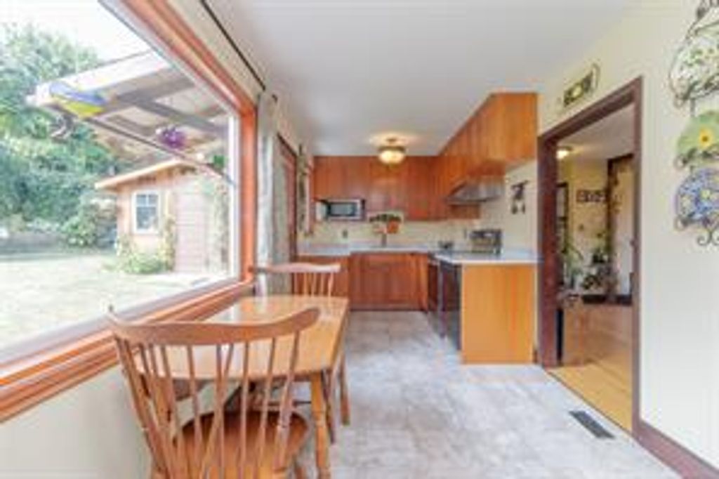listing image 16044183287481