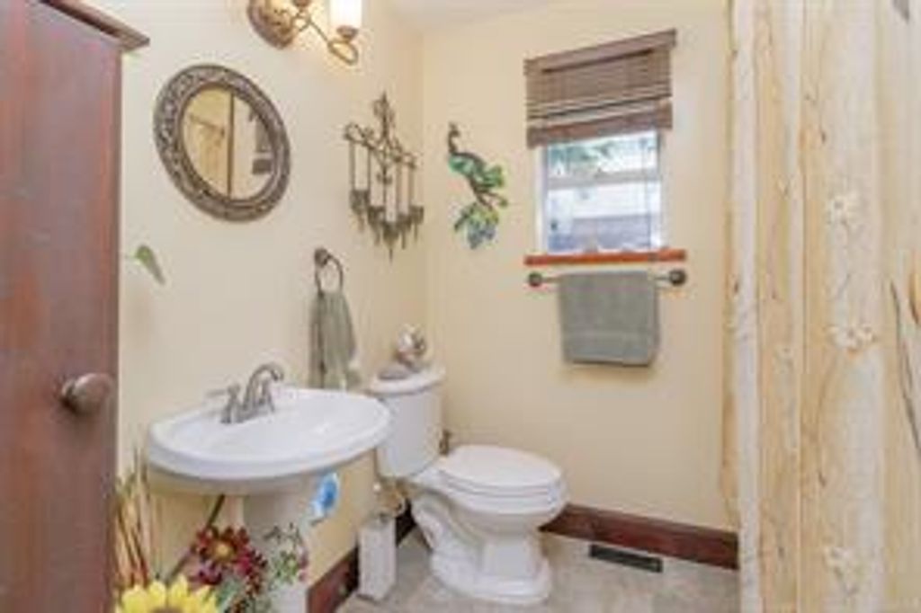 listing image 16042390750126