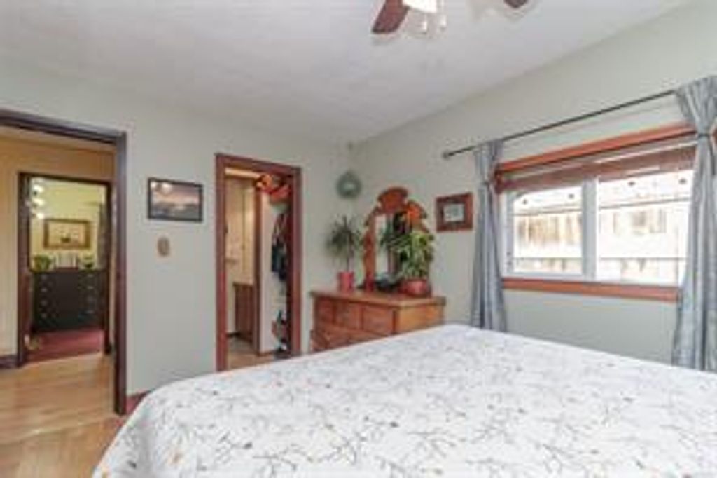 listing image 16043661271870