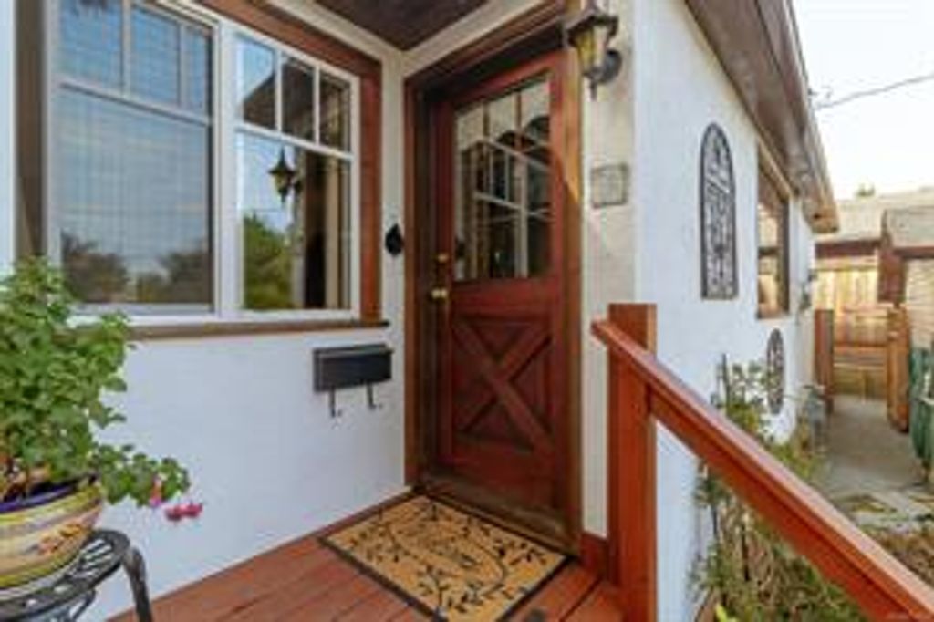 listing image 16042457245630