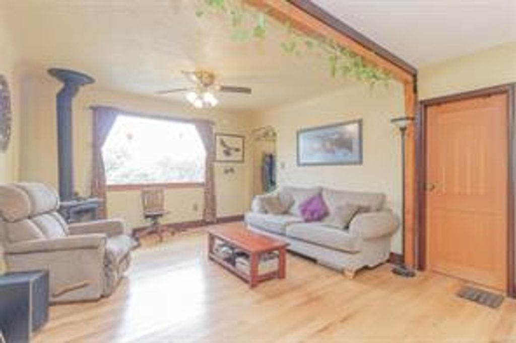listing image 16042051905948
