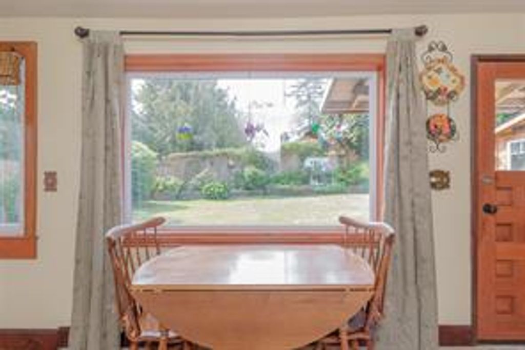 listing image 16042361034414