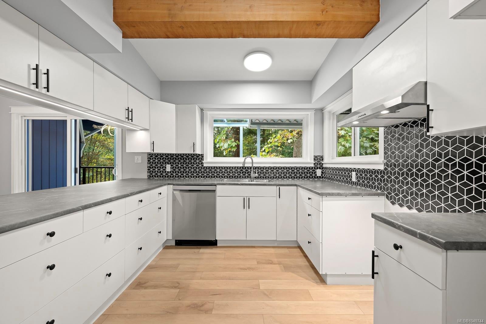 245 Glacier View Dr