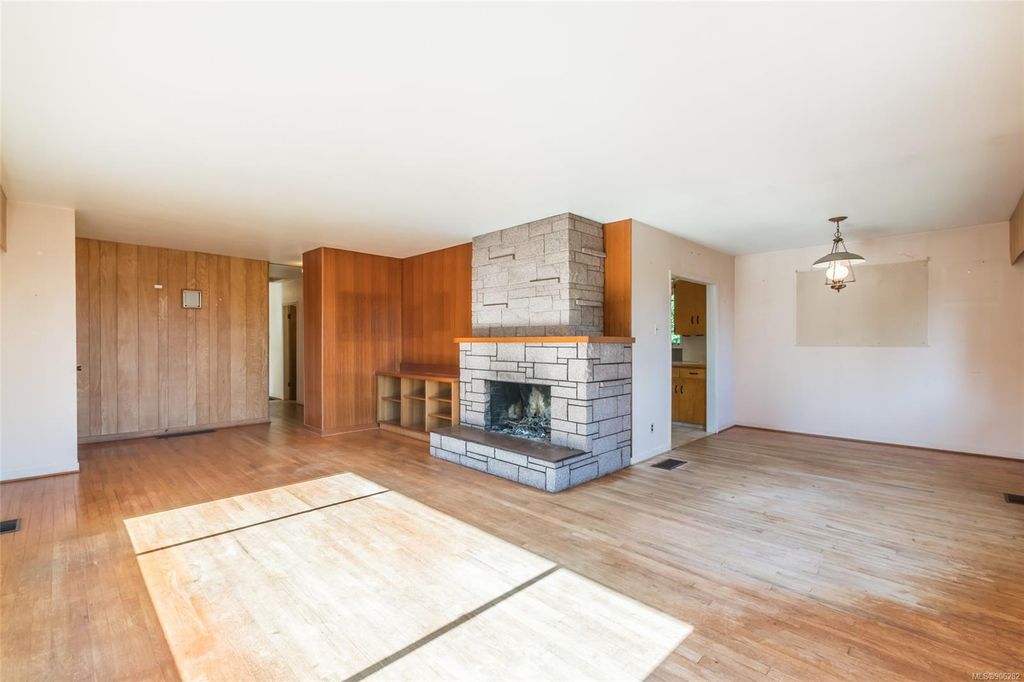listing image 1604912359347