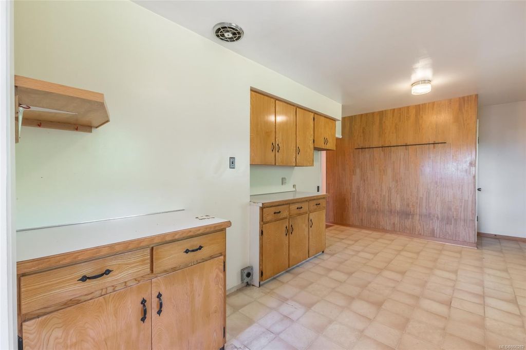 listing image 16043730469265