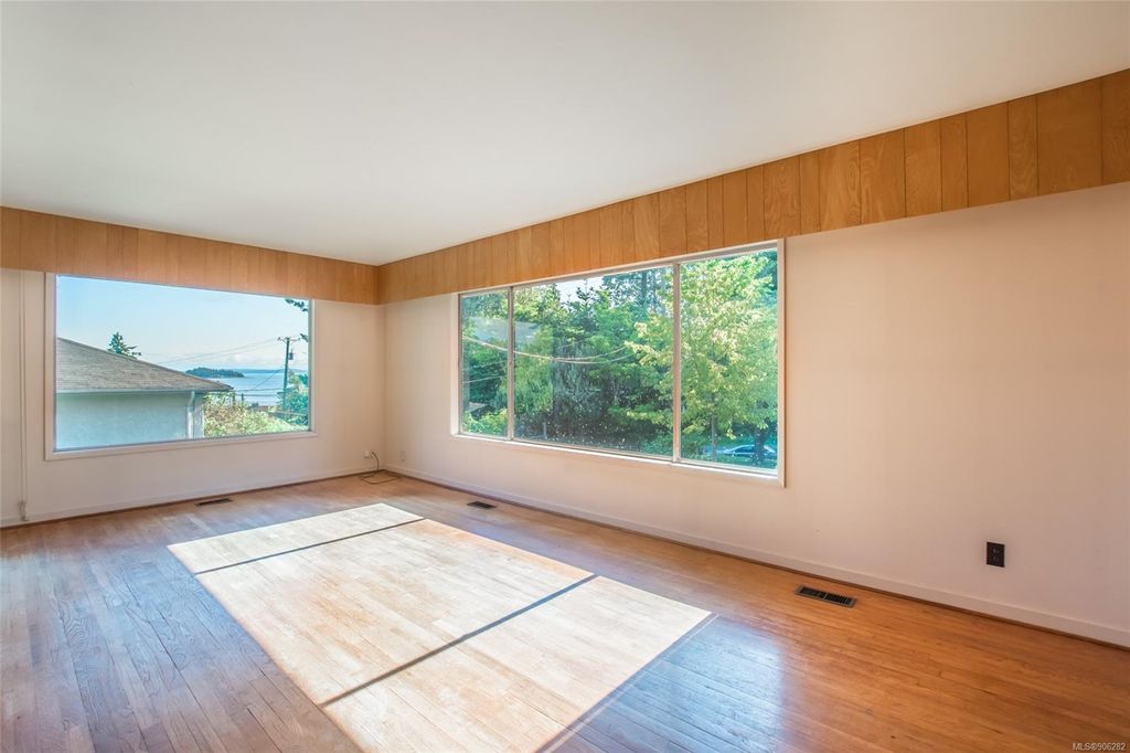 listing image 16041853326765