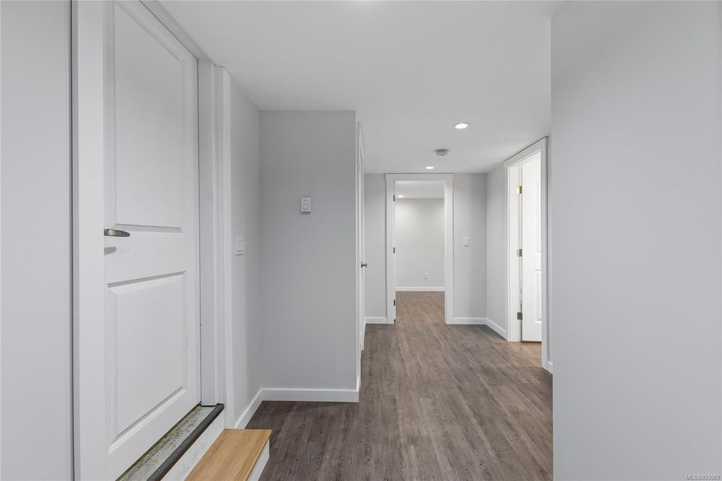 listing image 16047324000539350374