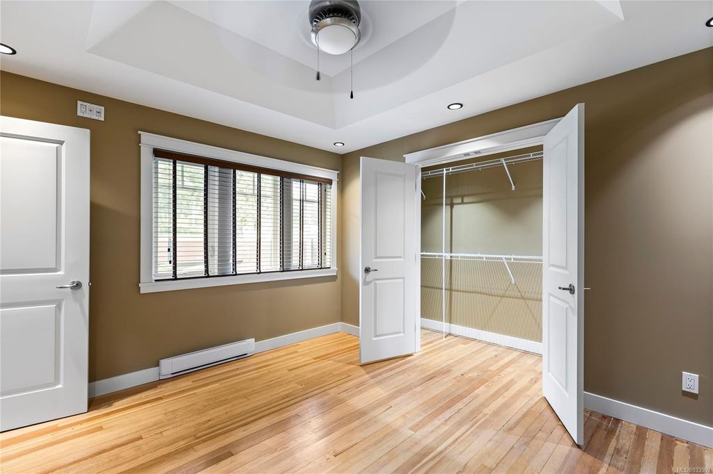 listing image 16042134693063498379