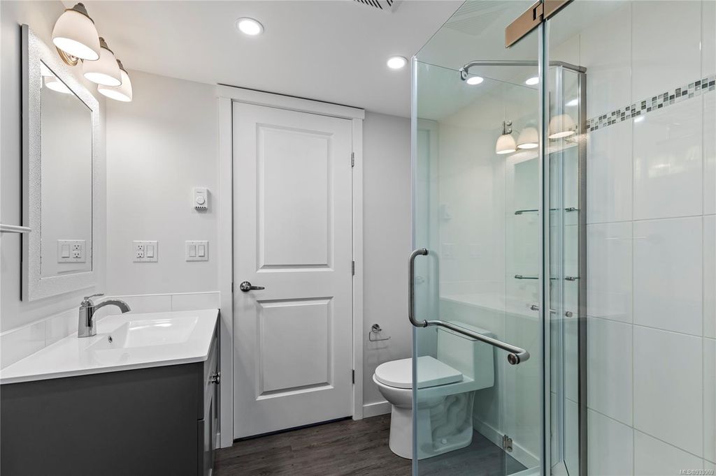 listing image 16043109383267955403