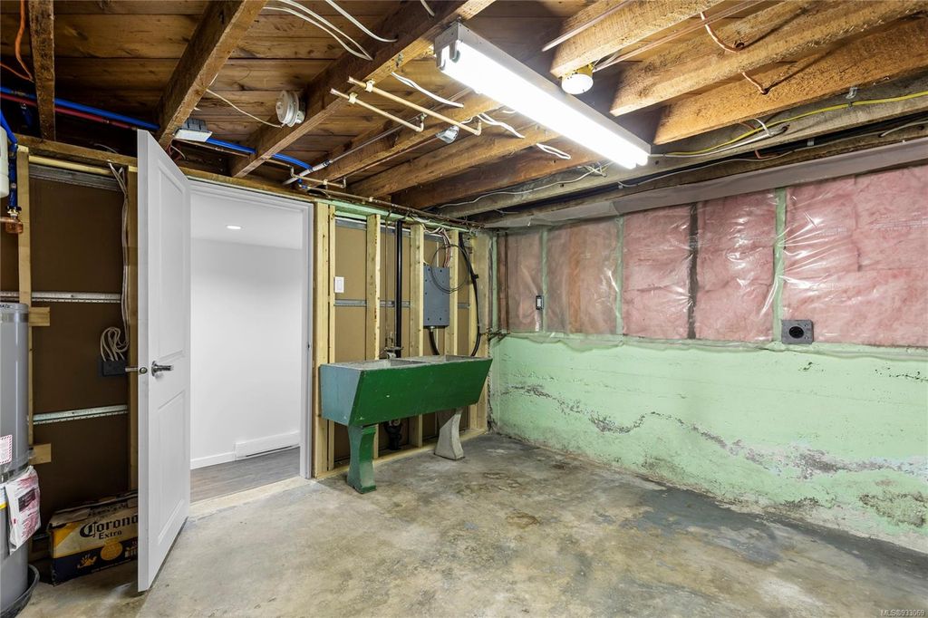 listing image 16047360502149886626