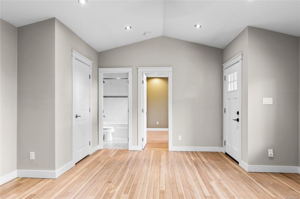 listing image 16047733102785524345