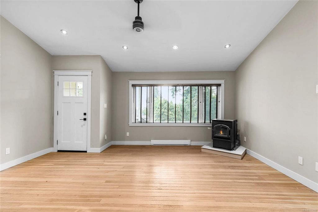 listing image 16048721044549728403