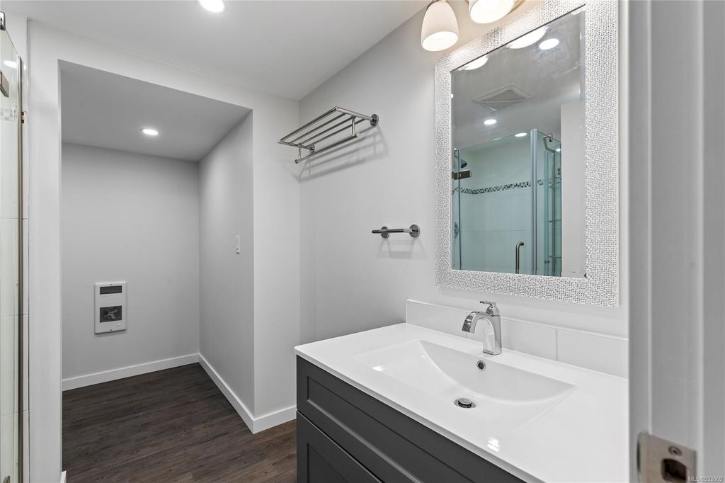 listing image 16049387516166527981