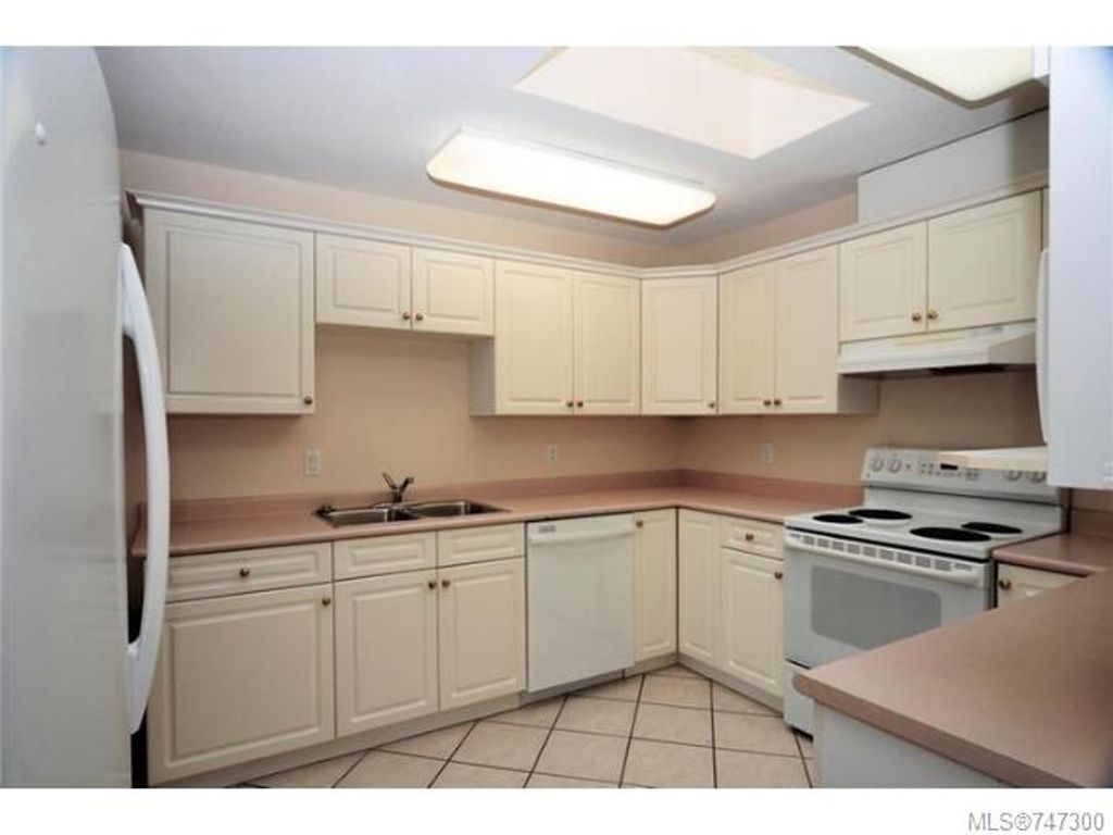 listing image 16041370500517582955
