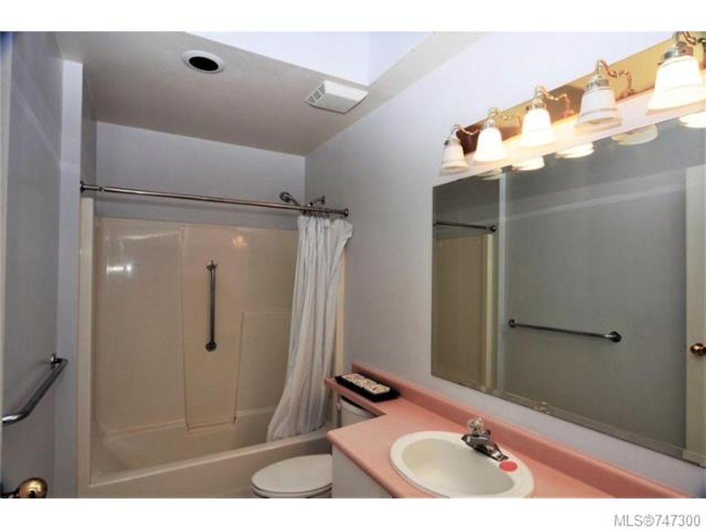 listing image 16045176850320682215