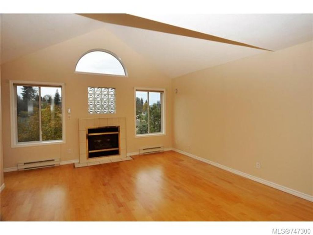 listing image 16045510142450095996