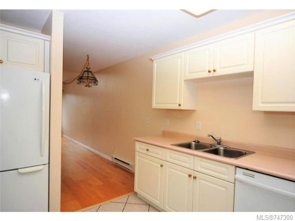 listing image 16047802306700588337