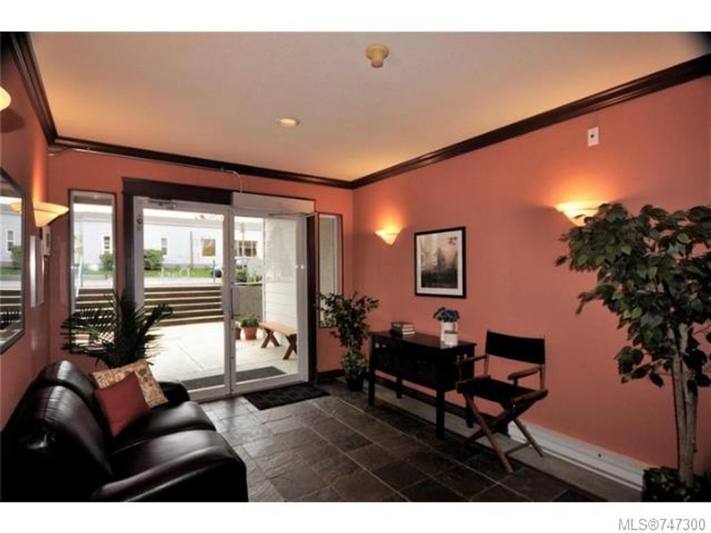 listing image 16042963802710450295
