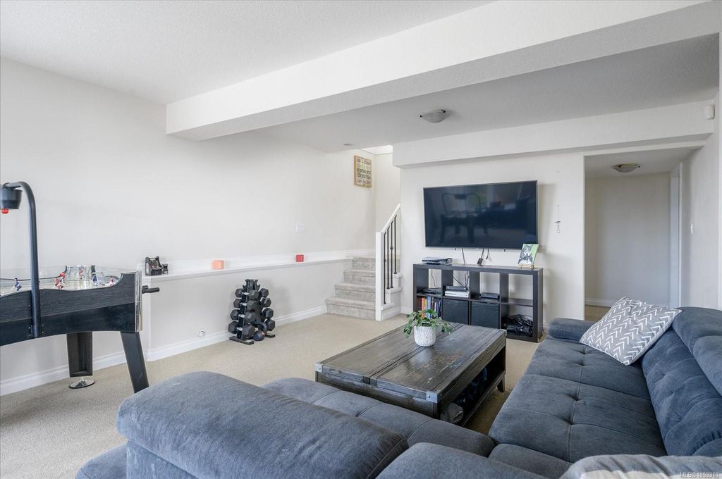 listing image 16041628683142834263