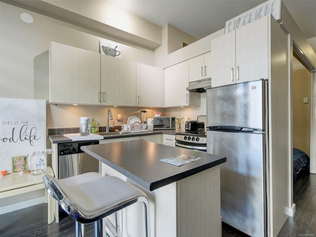 listing image 16041880340534