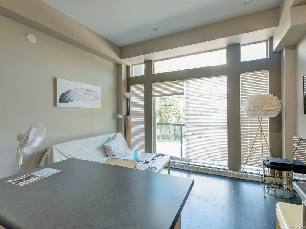 listing image 16043141911443