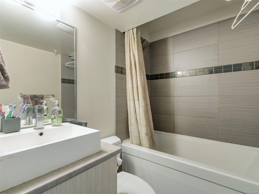 listing image 1604191379375