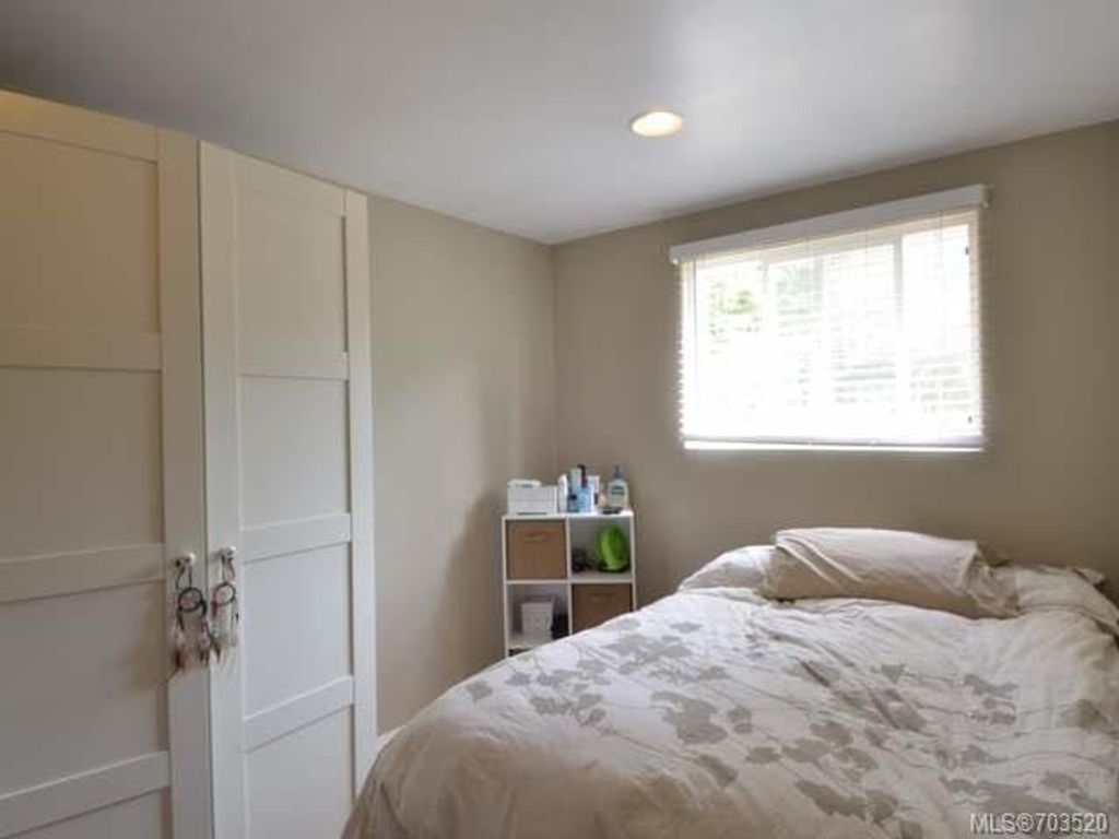 listing image 16043457982024625485