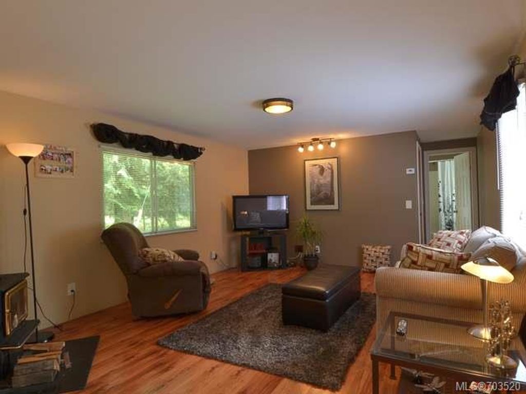 listing image 16048517731738145202