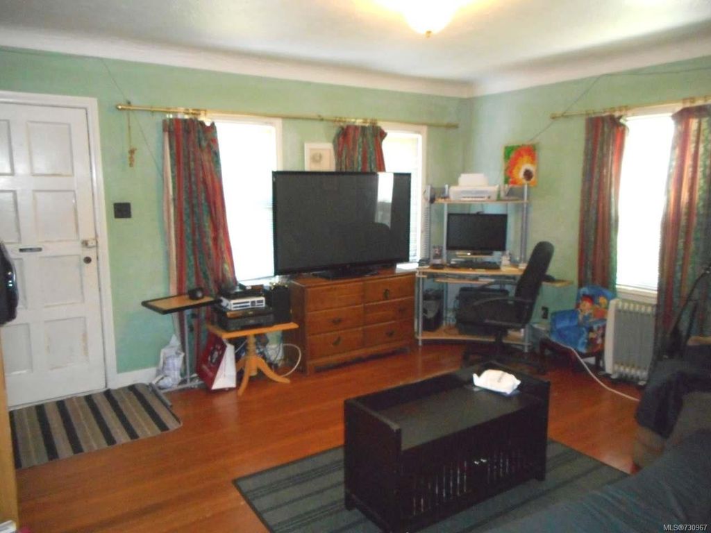 listing image 16047374524421200580