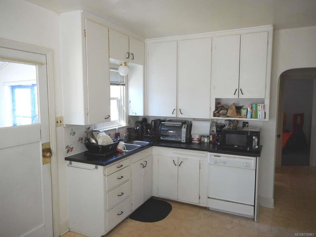 listing image 16044448026240895008