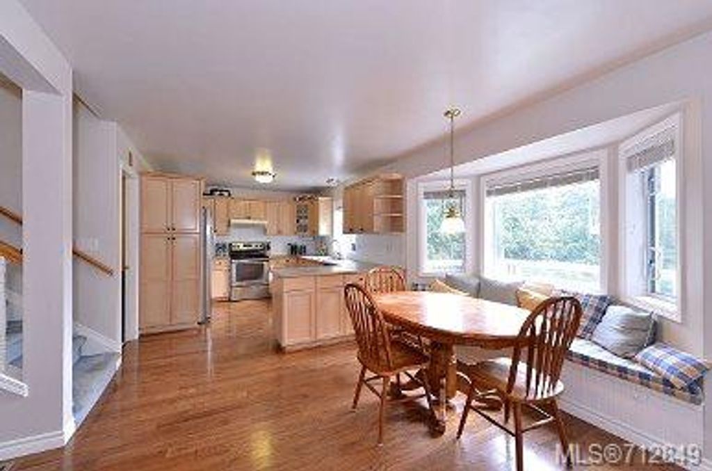 listing image 16040220213689848789